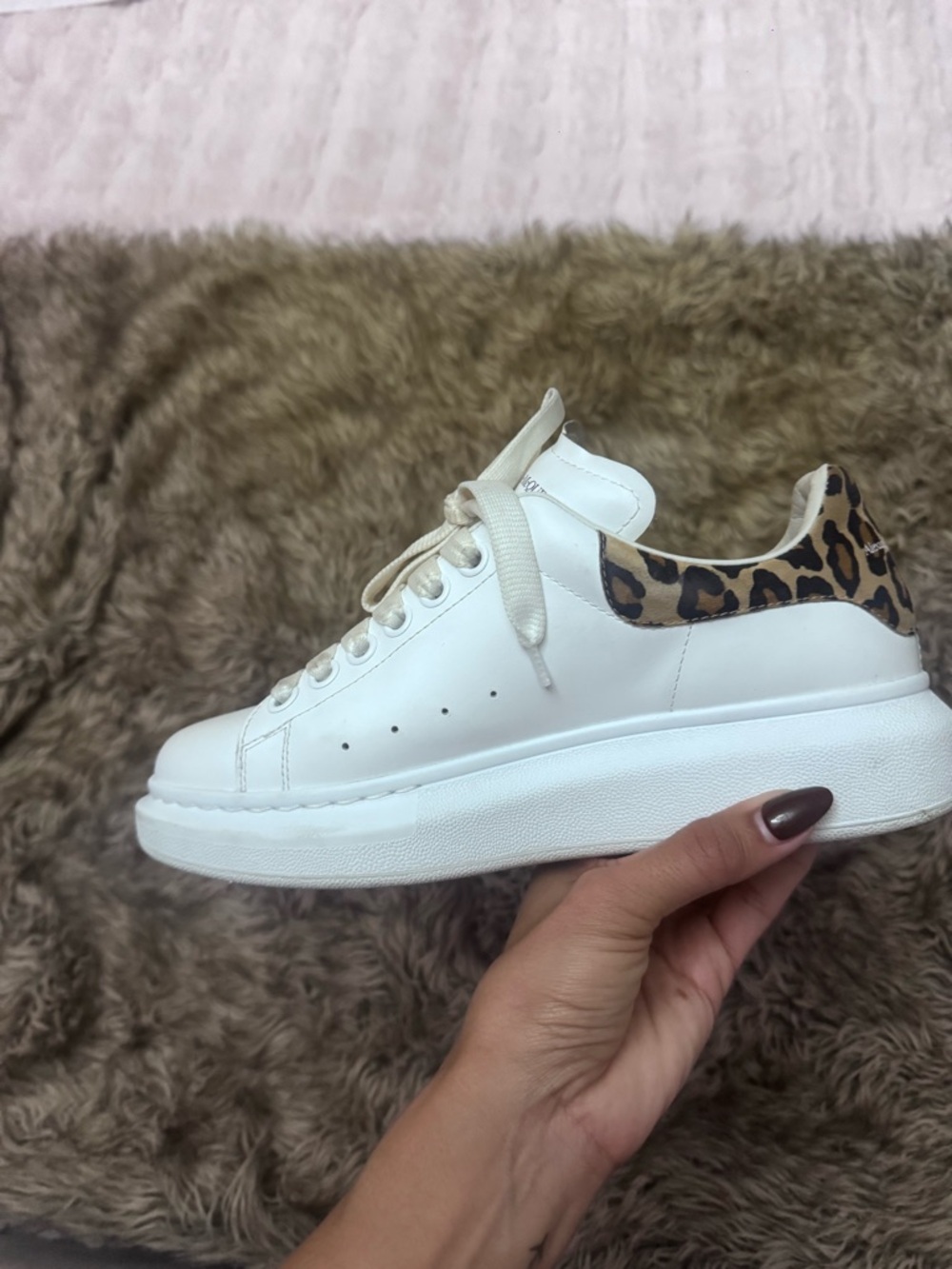 Alexander McQueen White Platform Sneakers with Leopard Heel Tab - Picture 5 of 7